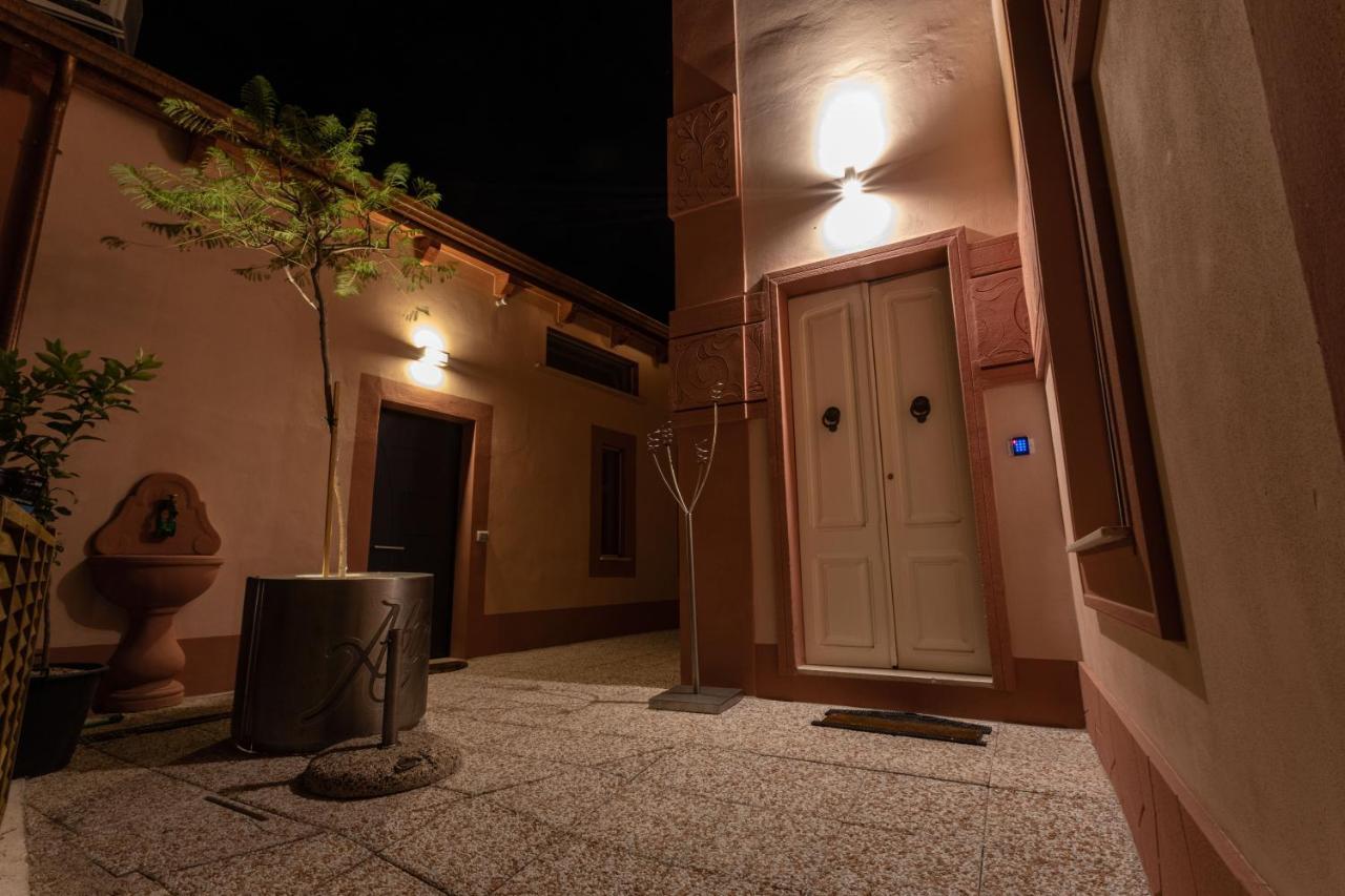 Maison Belle Epoque & Suites Oristano Exterior foto